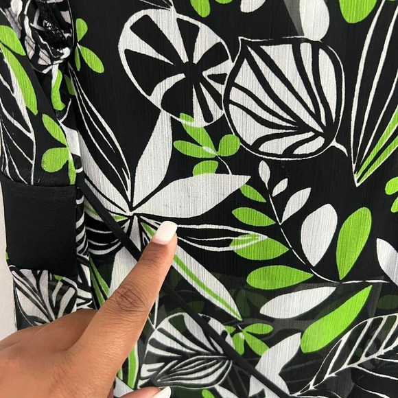 Y2K GREEN AND BLACK AGENDA FLORAL PRINT SHEER TIE BACK TANK TOP - Picture 8 of 8